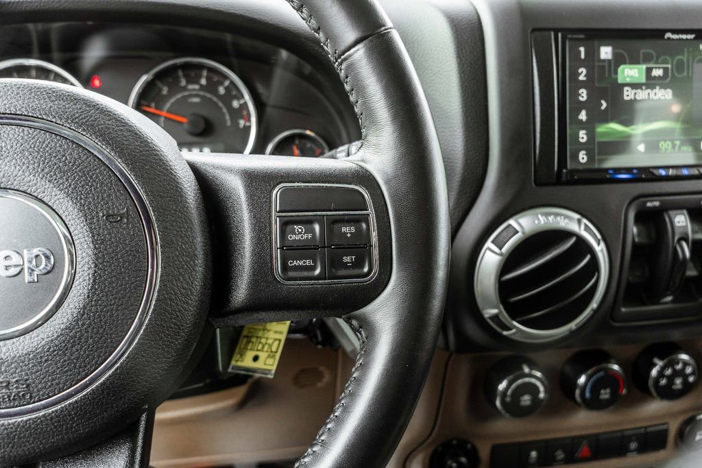 Used 2018 Jeep Wrangler Unlimited Sahara image 21