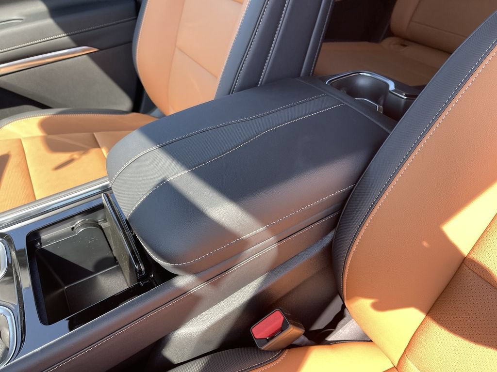New 2027 Chevrolet Traverse Z71 w/ Enhanced Driving Package AWD/4WD image 19