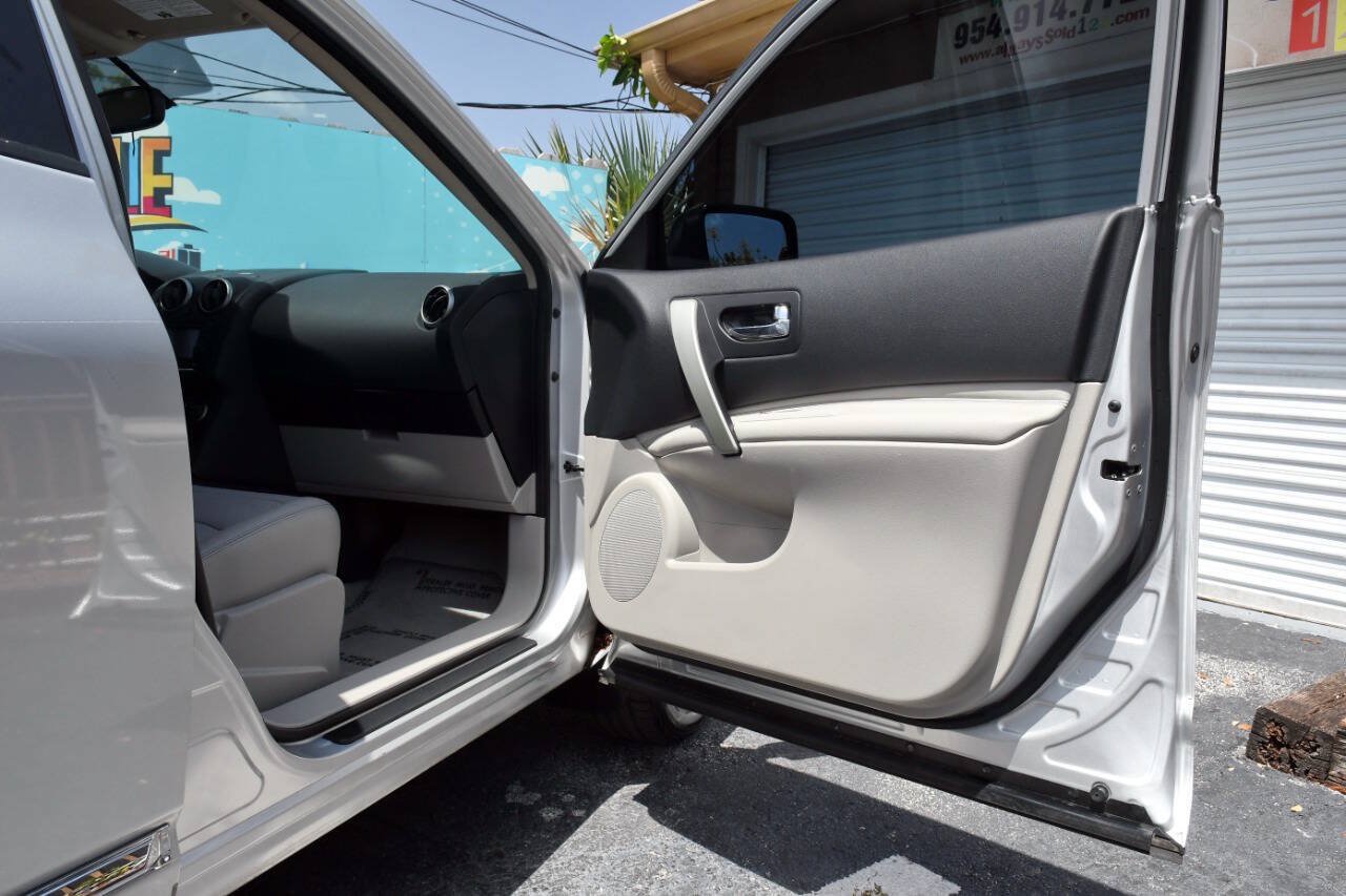 Used 2013 Nissan Rogue SL FWD image 39
