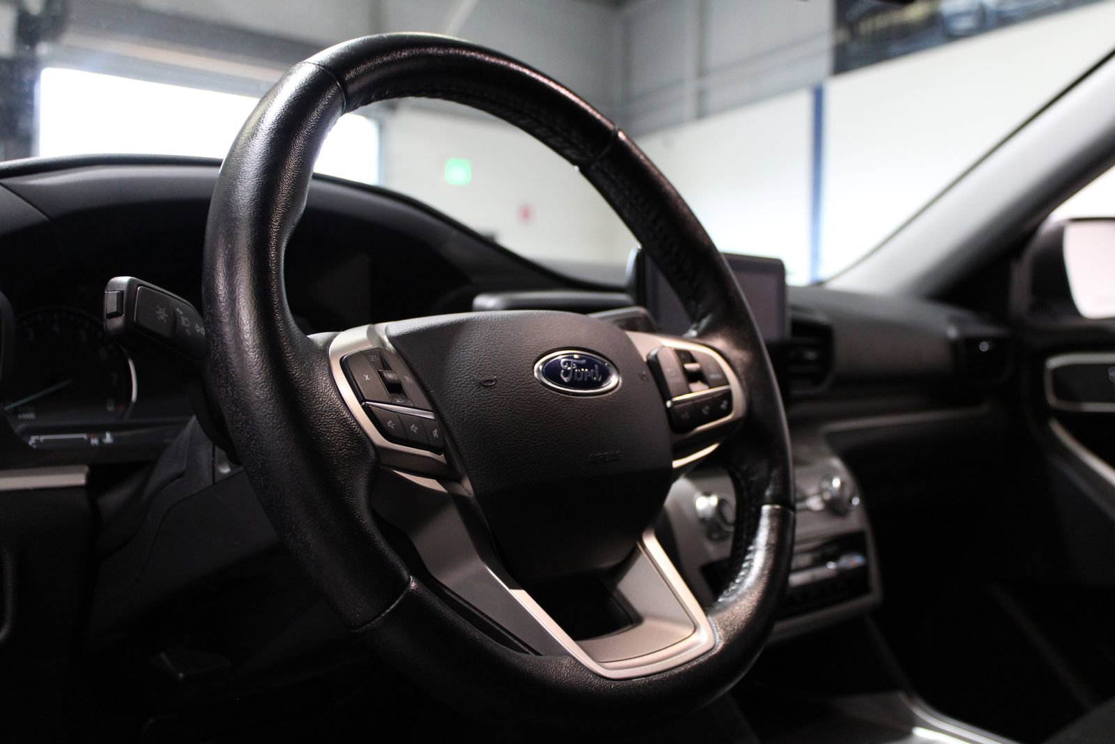 Used 2020 Ford Explorer XLT image 20