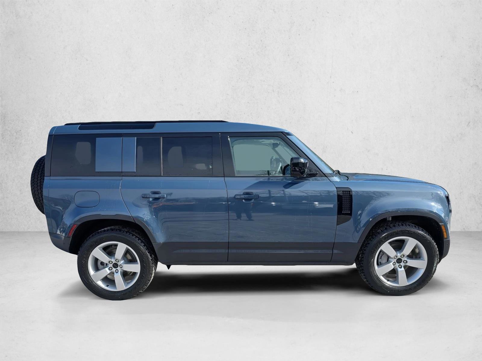 New 2026 Land Rover Defender 110 S AWD/4WD image 4