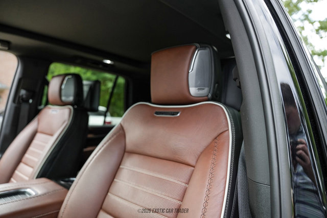 Used 2024 GMC Yukon Denali Ultimate w/ LPO, Floor Liner Package AWD/4WD image 23