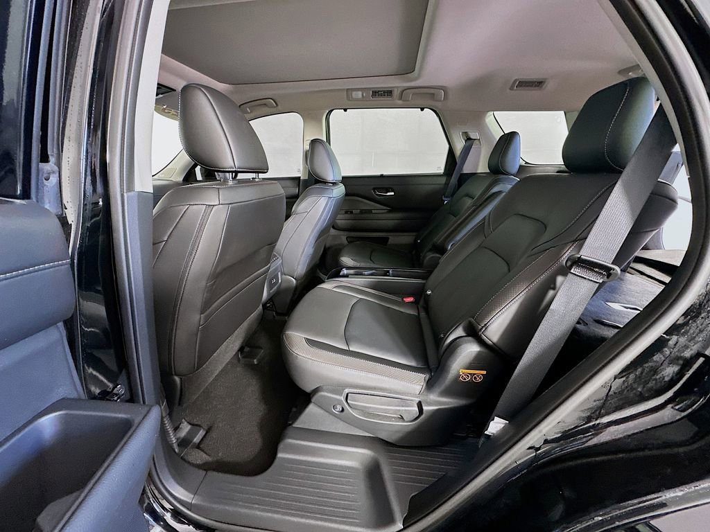 Certified 2025 Nissan Pathfinder SL w/ SL Premium Package AWD/4WD image 34