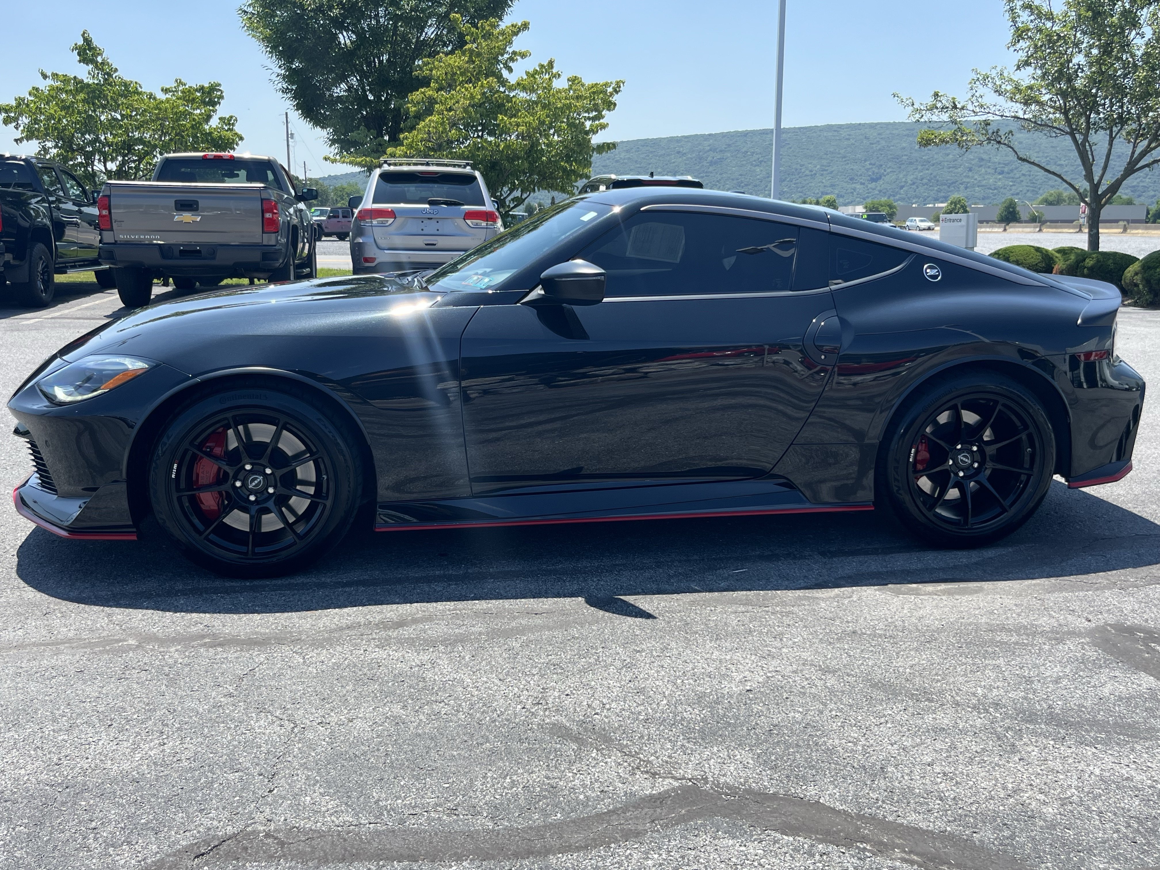 Used 2024 Nissan Z NISMO w/ Floor Mat Package RWD image 8