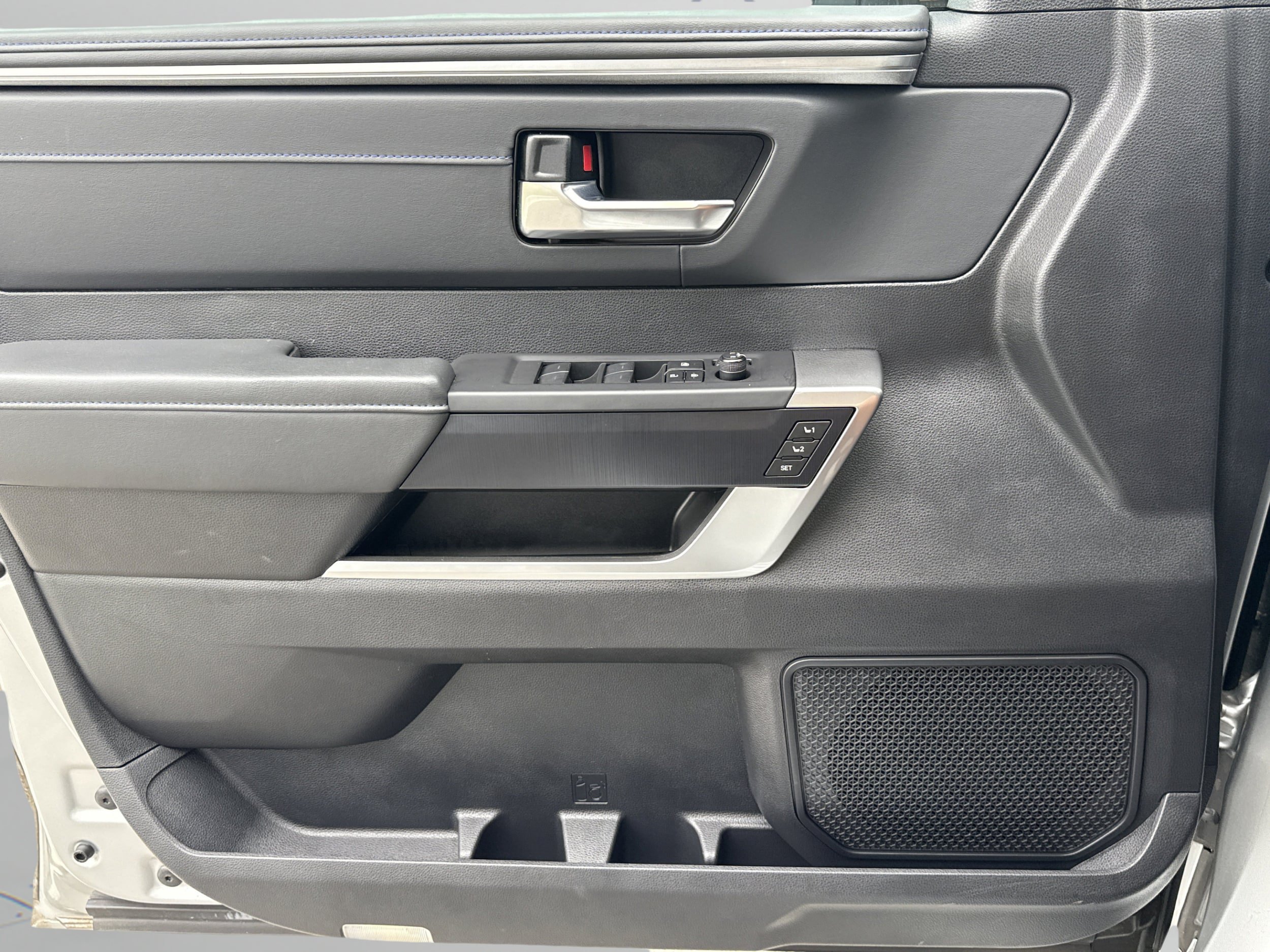 Used 2023 Toyota Tundra Platinum AWD/4WD image 22