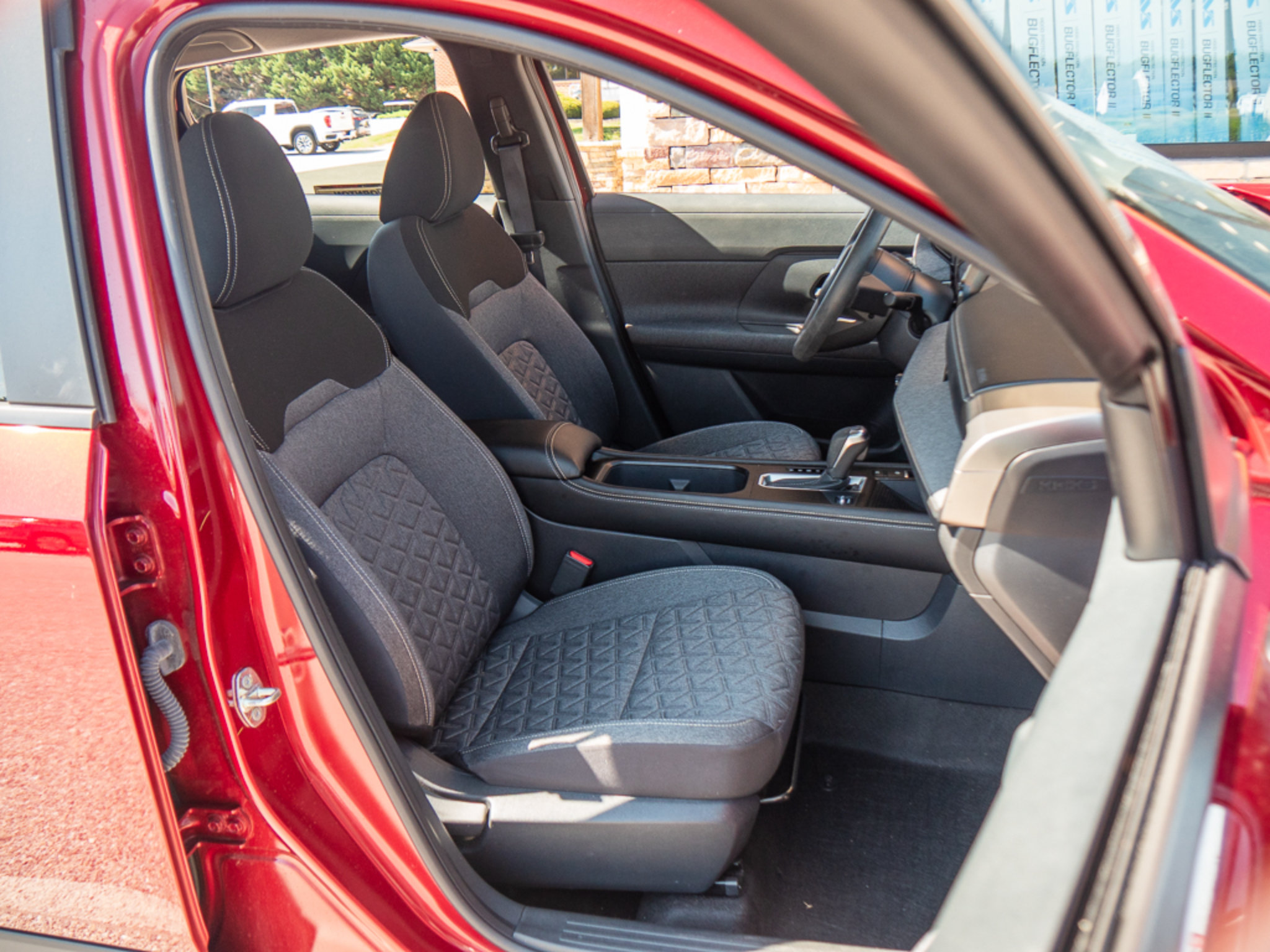 Used 2025 Nissan Kicks SV AWD/4WD image 15