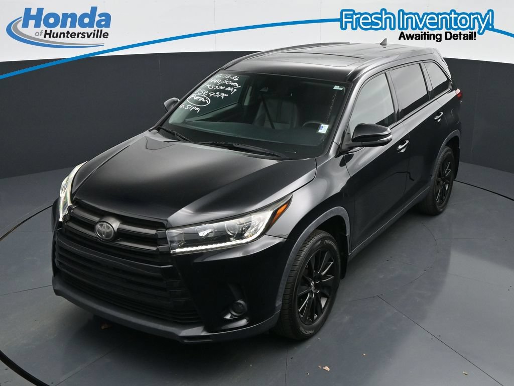 Used 2019 Toyota Highlander SE w/ Nightshade Edition AWD/4WD image 26
