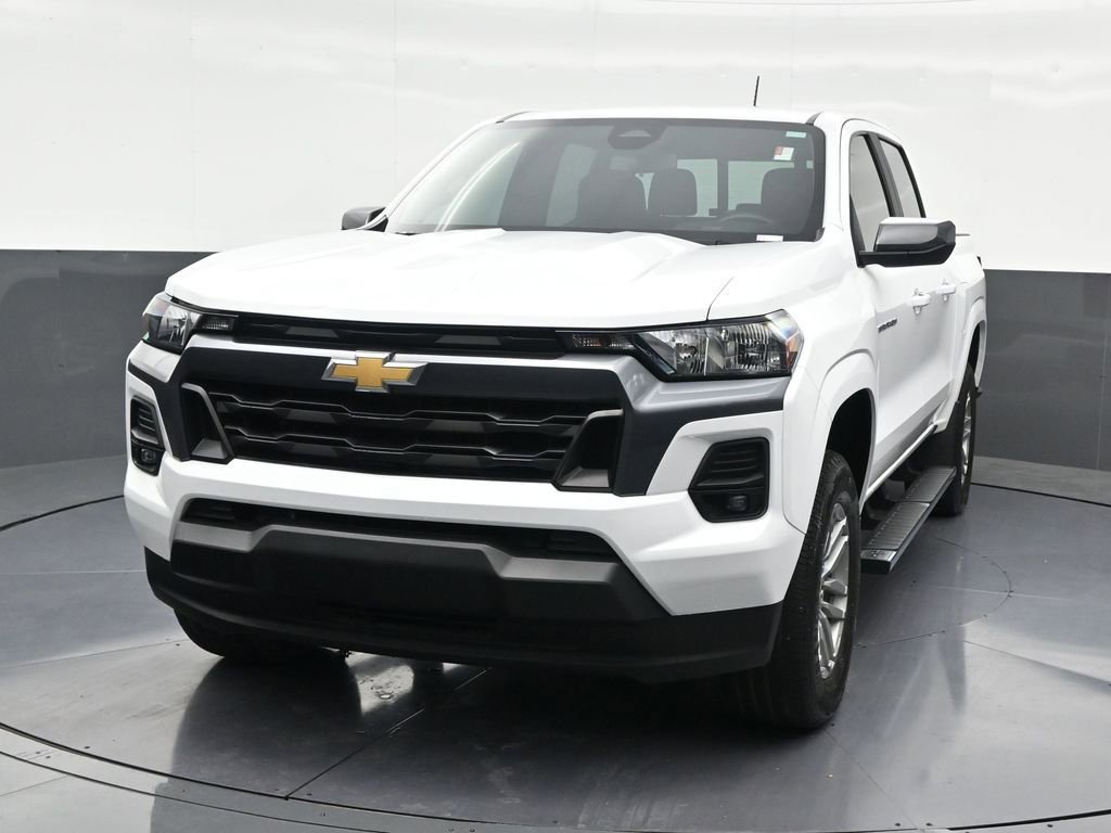 Used 2024 Chevrolet Colorado LT w/ LT Convenience Package image 9