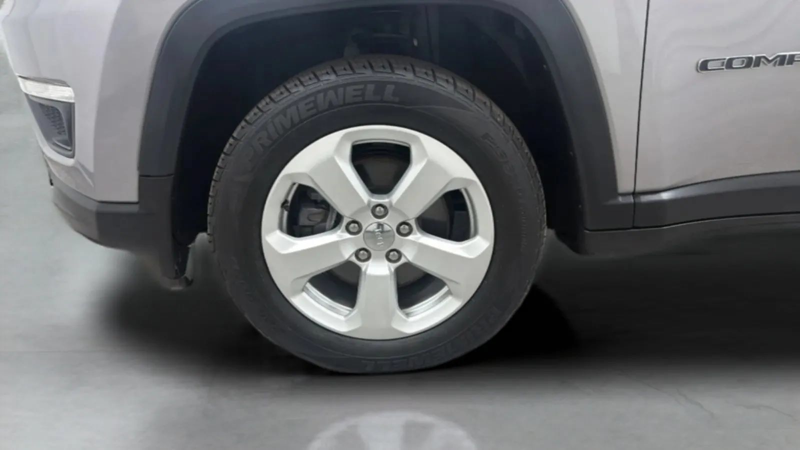 Used 2018 Jeep Compass Latitude w/ Popular Equipment Group AWD/4WD image 28