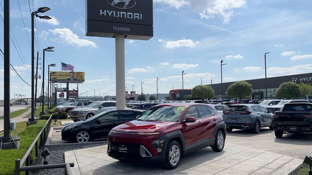 Certified 2025 Hyundai Kona SE image 40