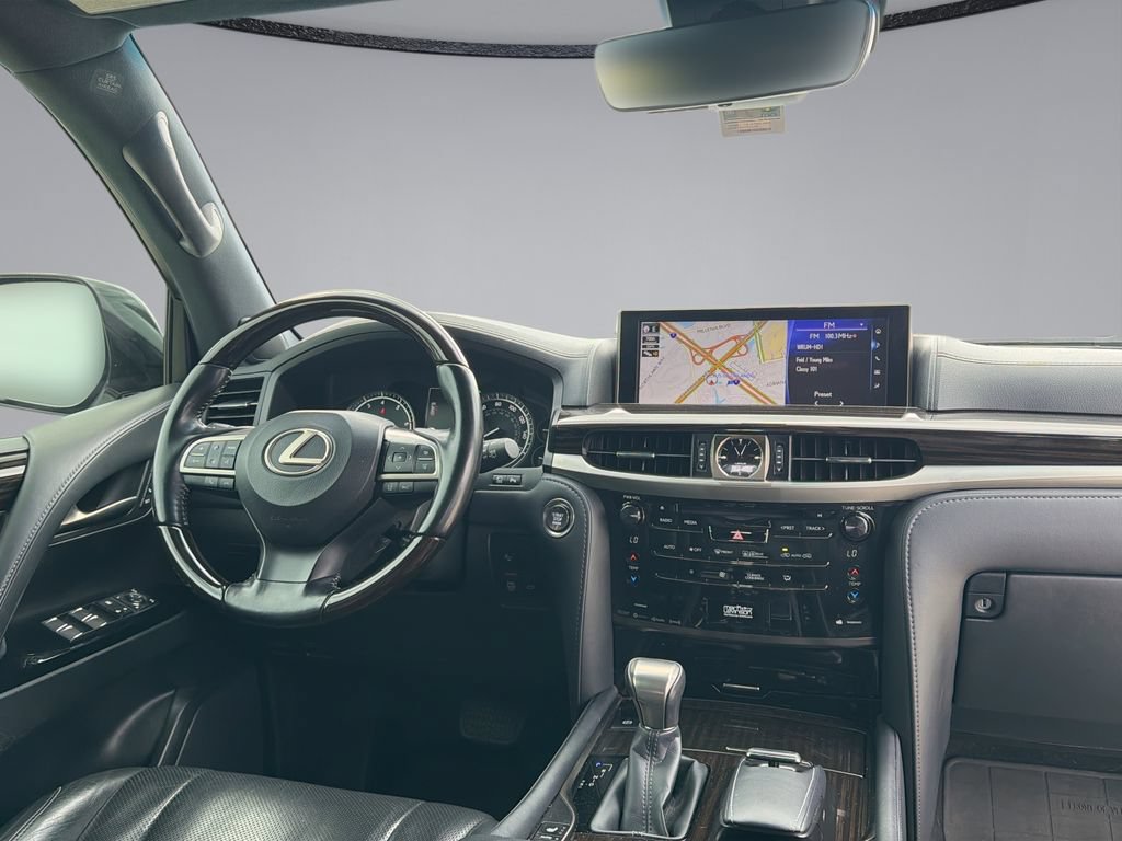Used 2021 Lexus LX 570 4WD w/ Sport Package image 19