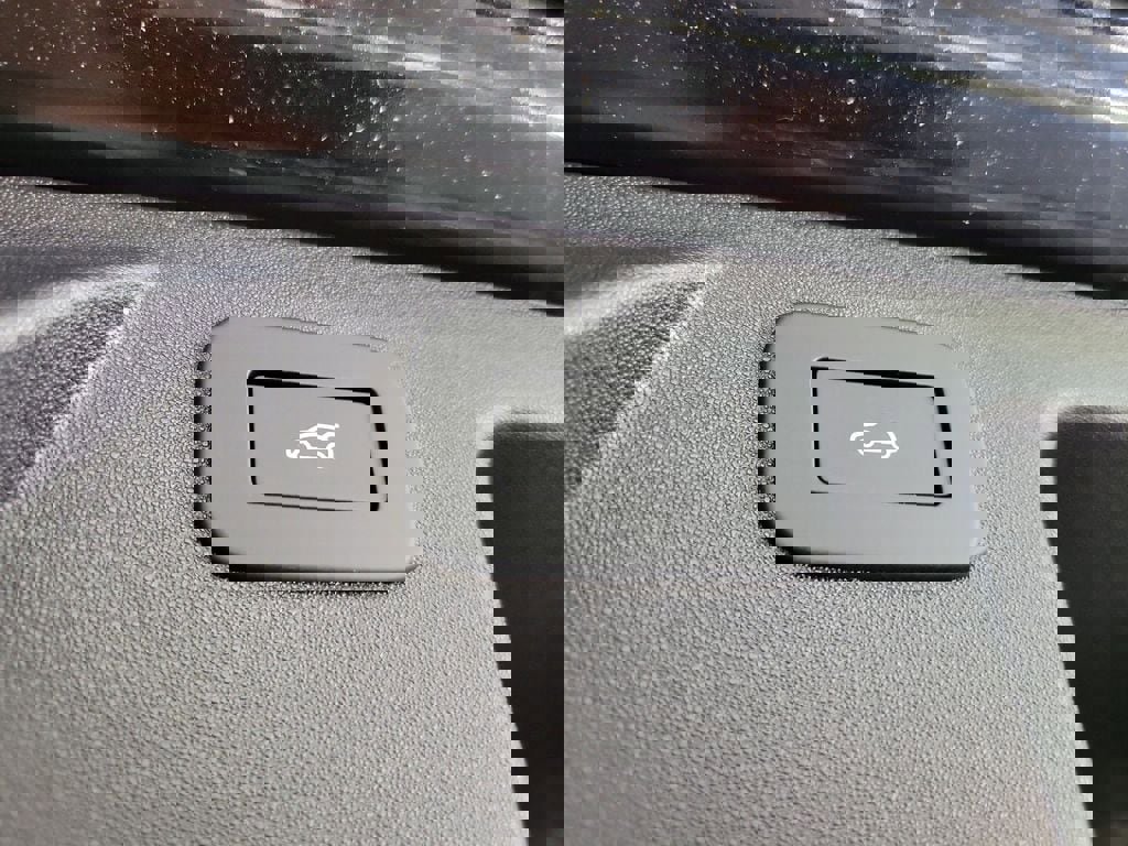 New 2025 Land Rover Discovery Sport Dynamic SE image 30