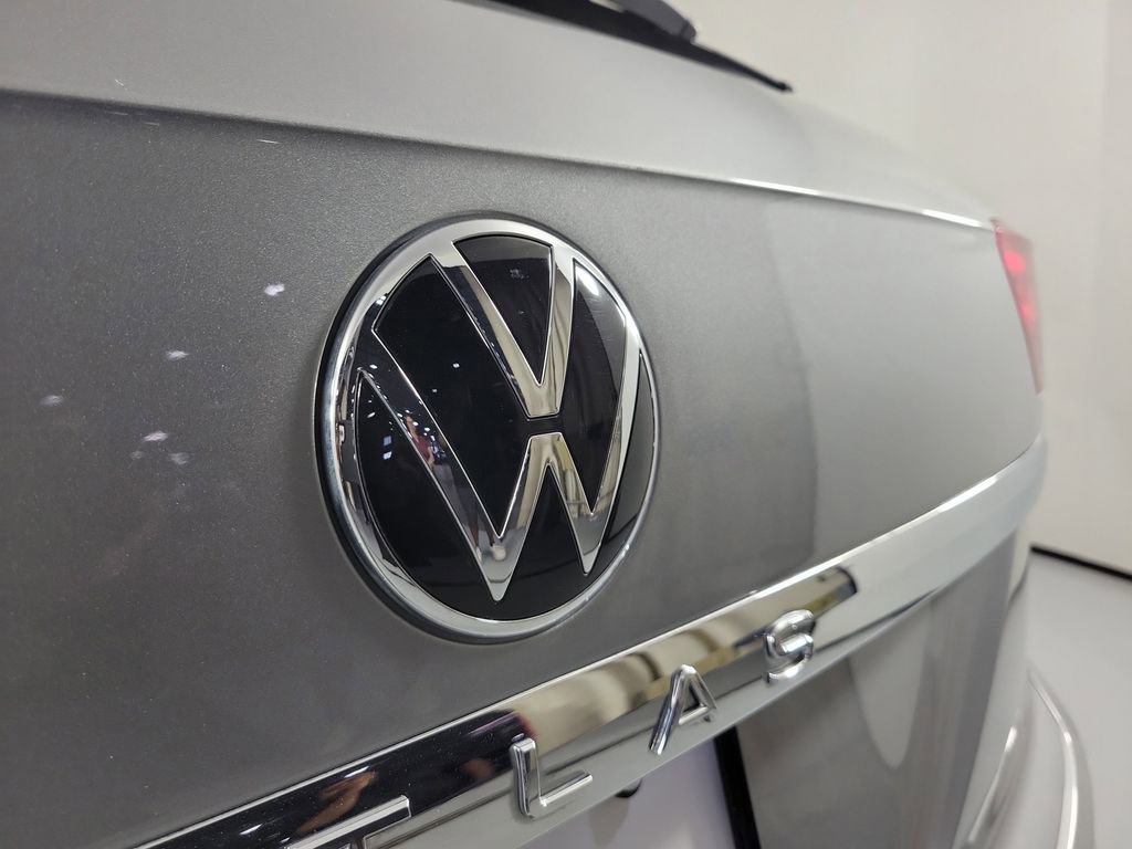 Used 2022 Volkswagen Atlas Cross Sport SE FWD image 6