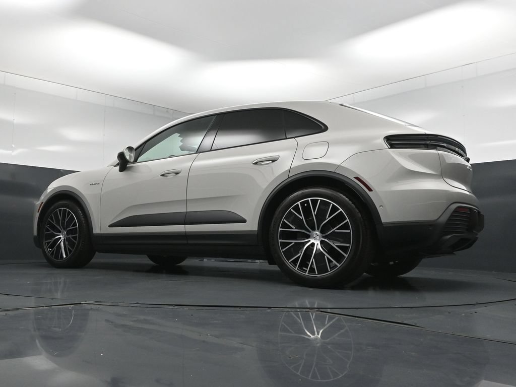 New 2026 Porsche Macan 4 Electric AWD/4WD image 30