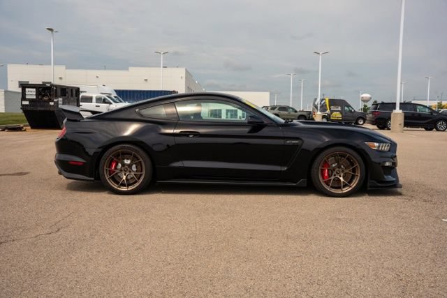 Used 2016 Ford Mustang Shelby GT350R RWD image 8