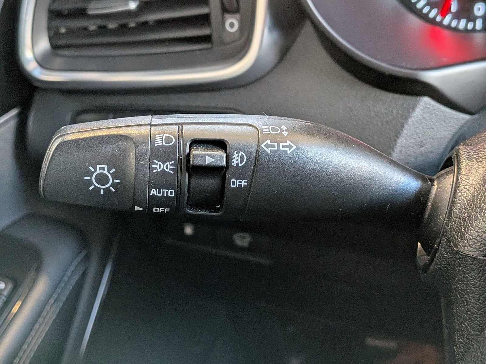 Used 2018 Kia Sorento SX image 26