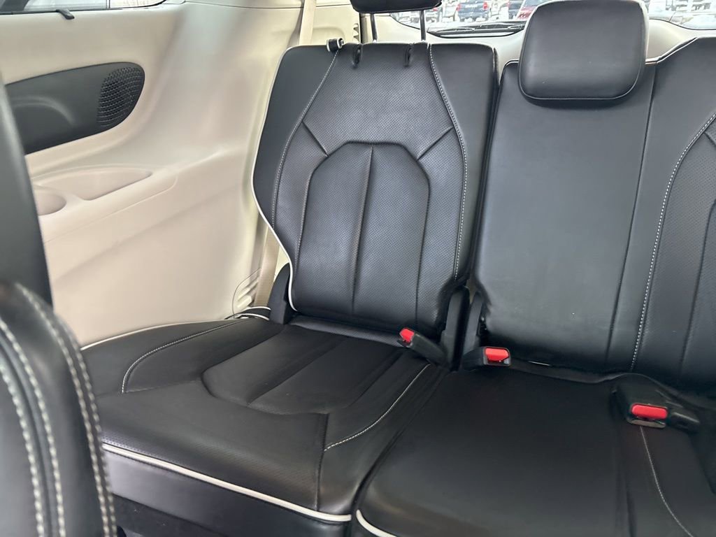 Used 2024 Chrysler Pacifica Limited FWD image 44