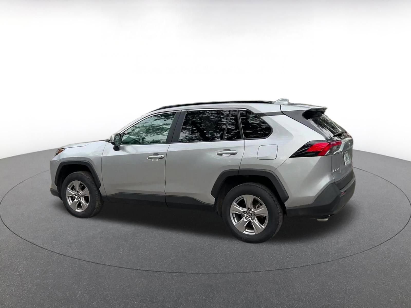 Used 2025 Toyota RAV4 XLE image 10