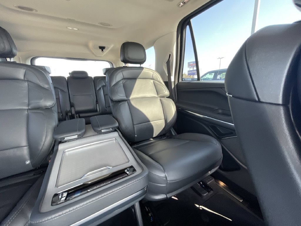 New 2026 Lincoln Navigator L Reserve AWD/4WD image 14