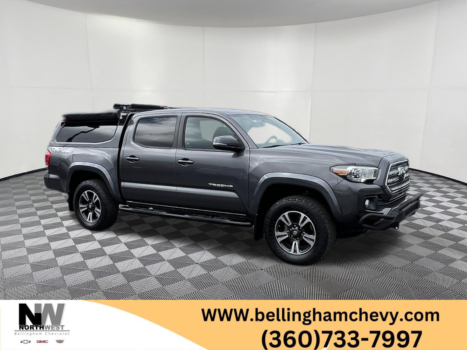 Used 2017 Toyota Tacoma TRD Sport w/ Premium & Technology Package AWD/4WD image 1