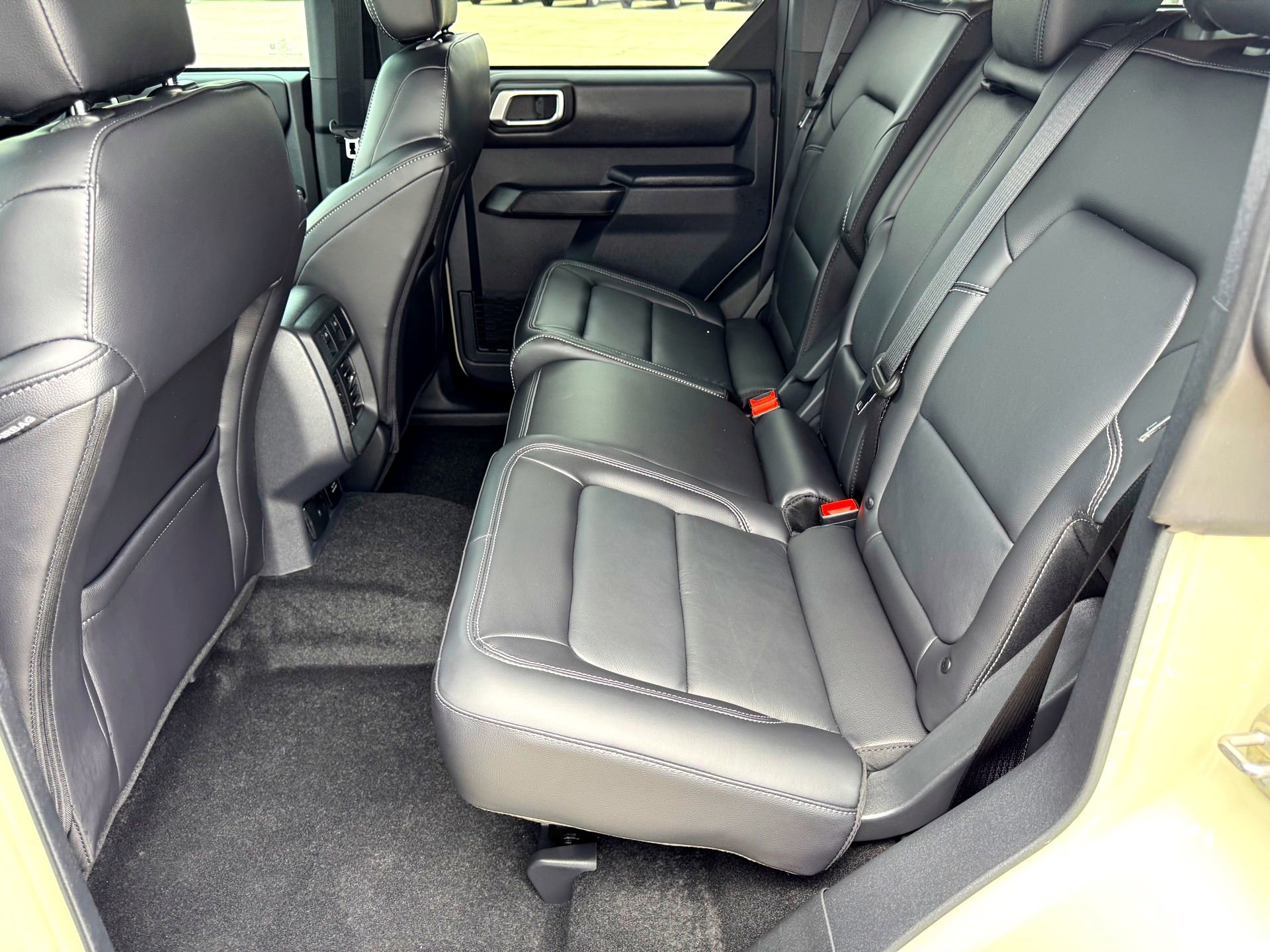 Used 2026 Ford Bronco Outer Banks image 17