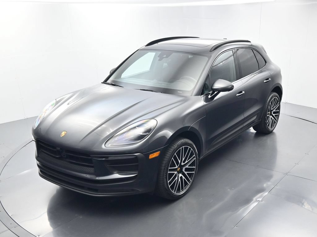 Certified 2026 Porsche Macan AWD/4WD image 33
