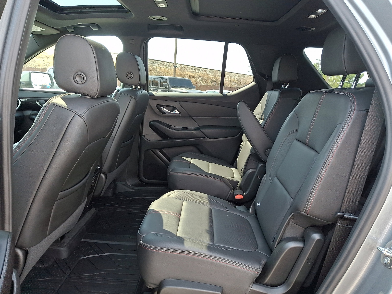 Used 2023 Chevrolet Traverse RS w/ LPO, Floor Liner Package image 10