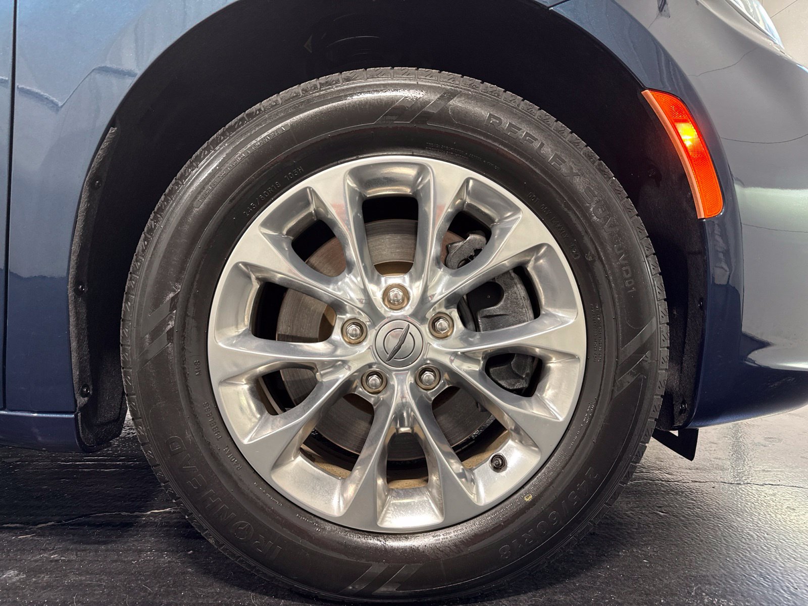 Used 2022 Chrysler Pacifica Touring-L AWD/4WD image 11