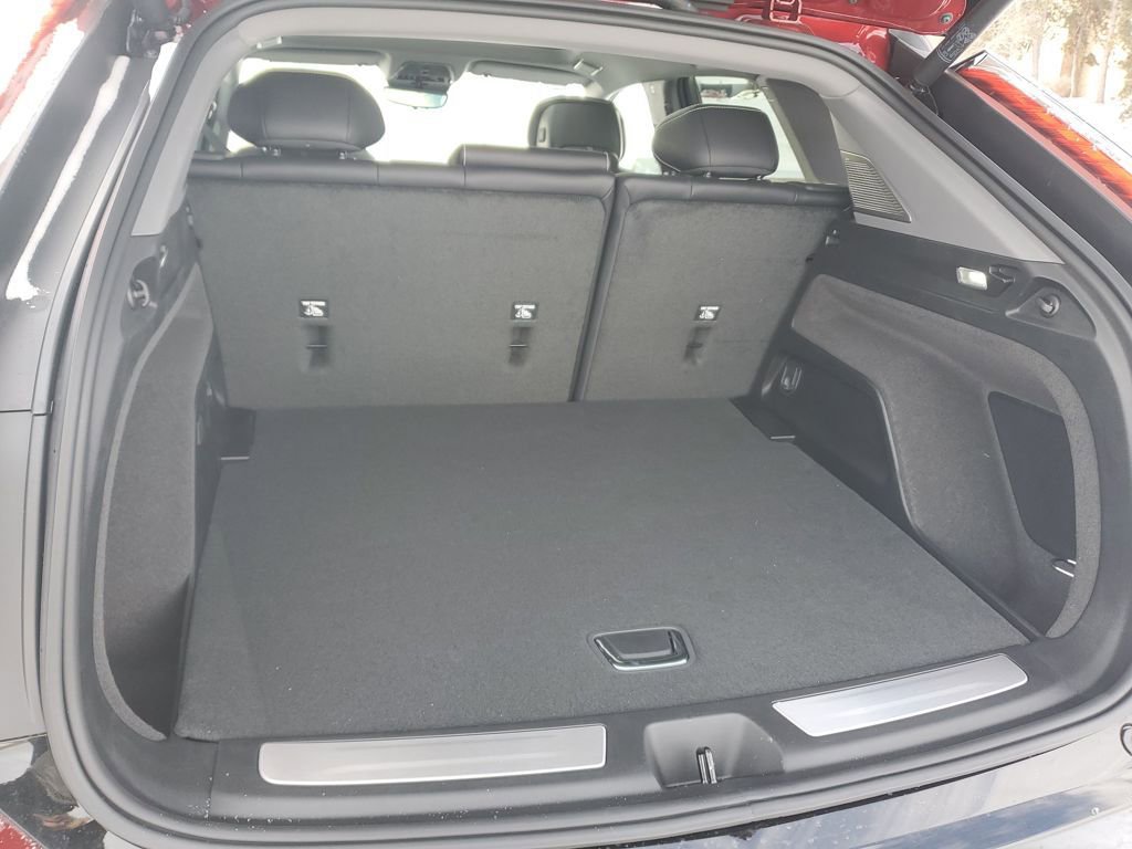 New 2026 Cadillac Optiq Luxury 1 image 26