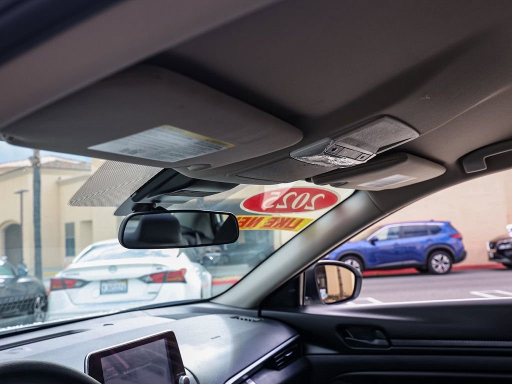 Used 2025 Nissan Altima 2.5 S image 13