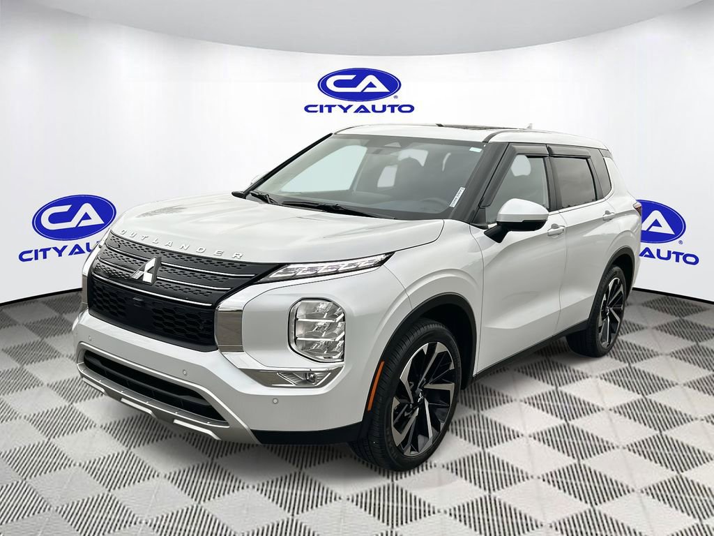 Used 2024 Mitsubishi Outlander SE image 9