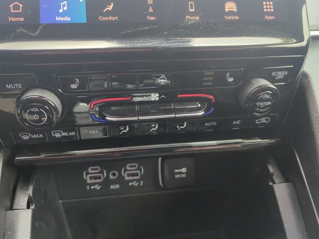 Used 2024 Jeep Grand Cherokee Limited image 47