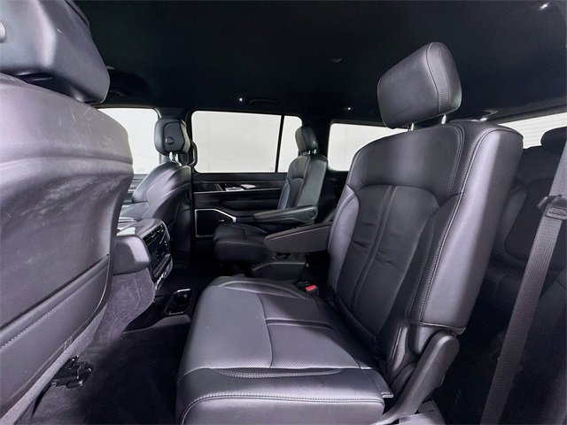 Used 2022 Jeep Wagoneer Series III w/ Flexible Seating Group image 28
