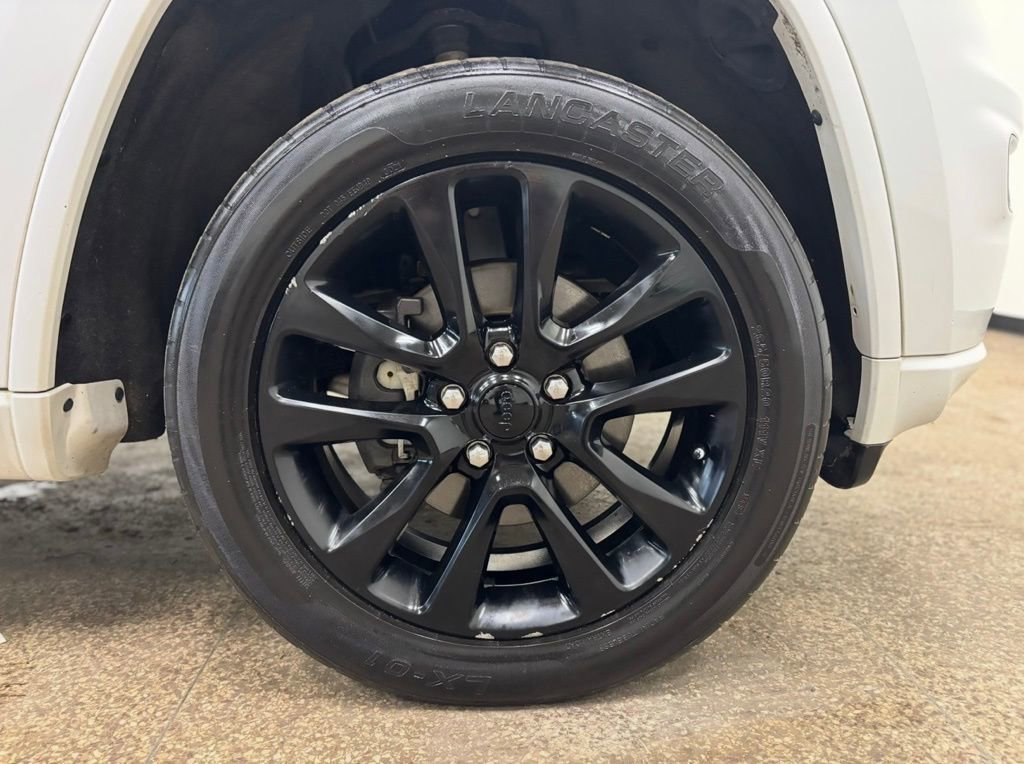 Used 2018 Jeep Grand Cherokee Altitude AWD/4WD image 22