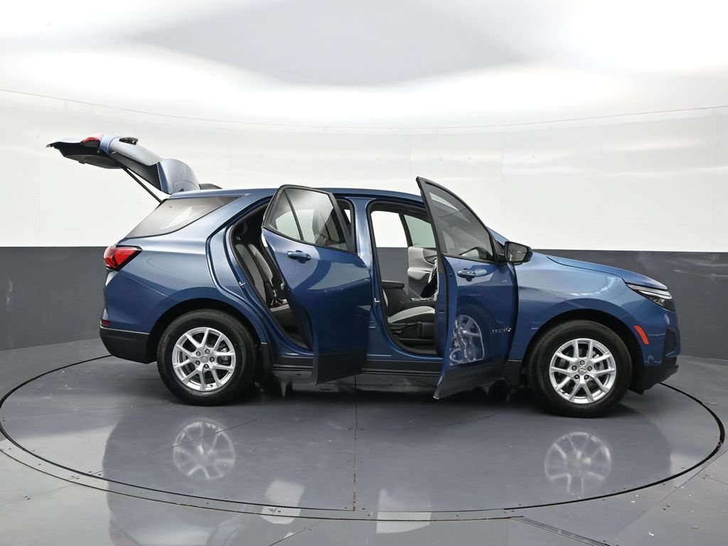Used 2024 Chevrolet Equinox LS FWD image 30