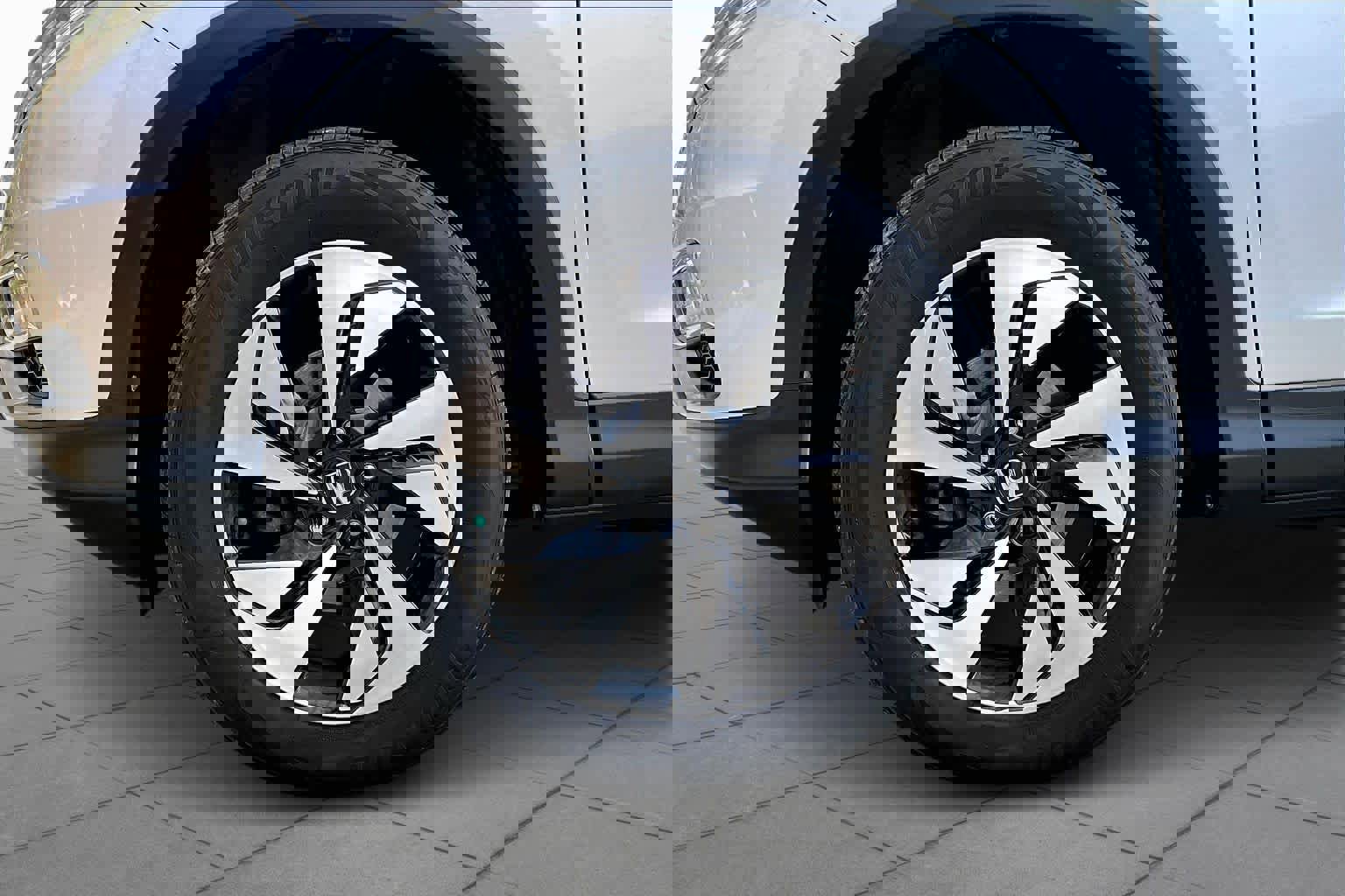 Used 2016 Honda CR-V Touring image 11