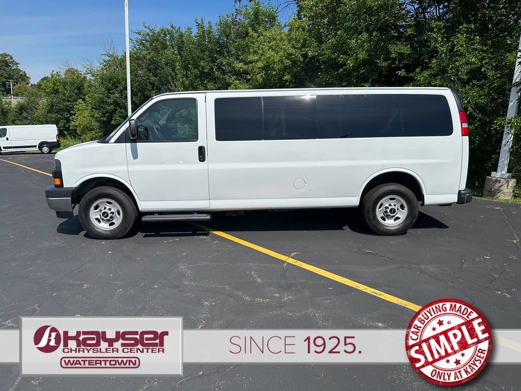 Used 2024 GMC Savana 3500 LT w/ LT Preferred Equipment Group RWD image 2