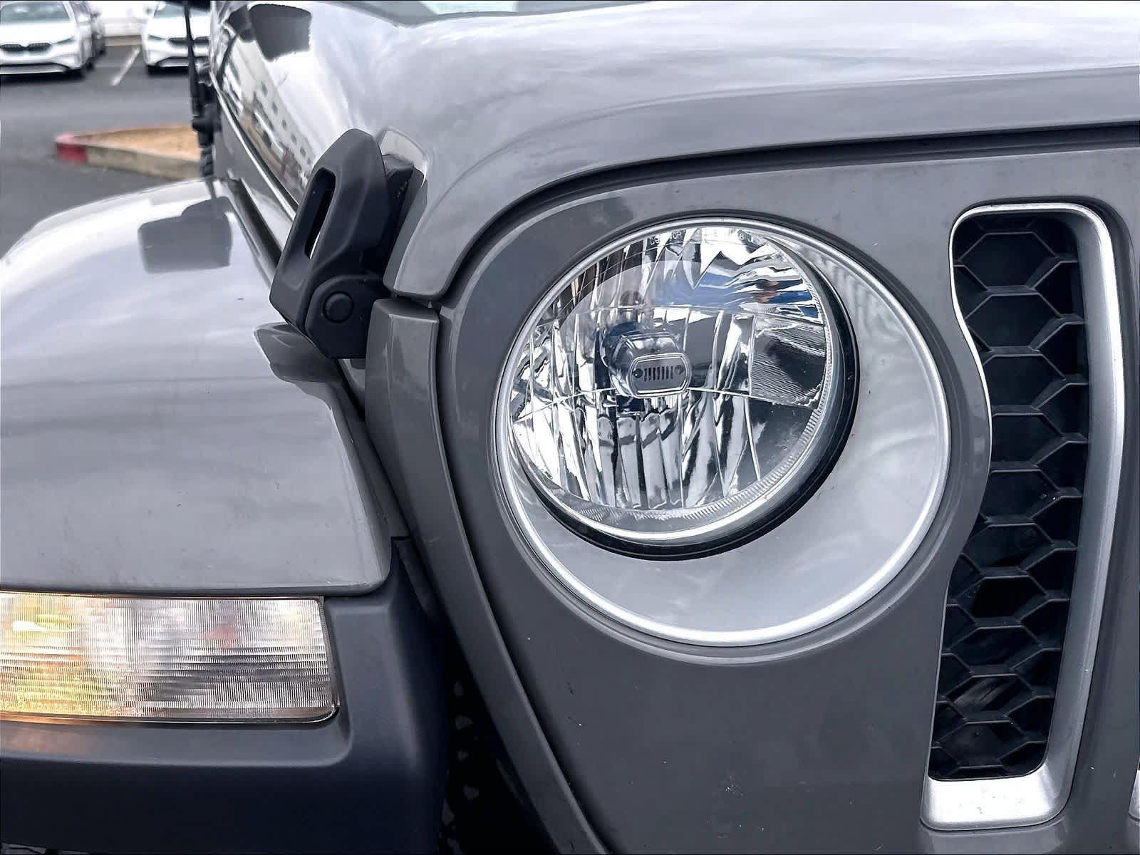 Used 2020 Jeep Gladiator Overland AWD/4WD image 33