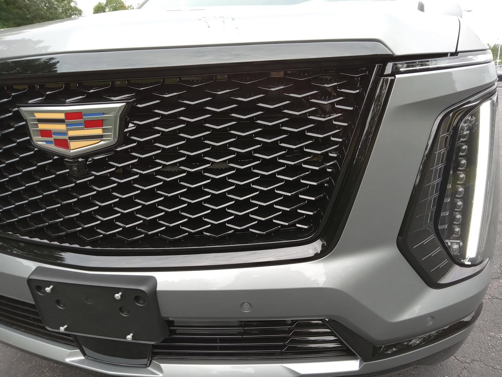 New 2026 Cadillac Escalade ESV Sport w/ Touring Package AWD/4WD image 7