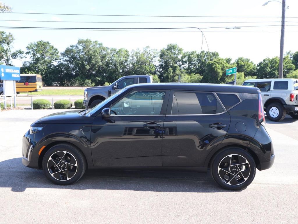 Used 2023 Kia Soul EX FWD image 5