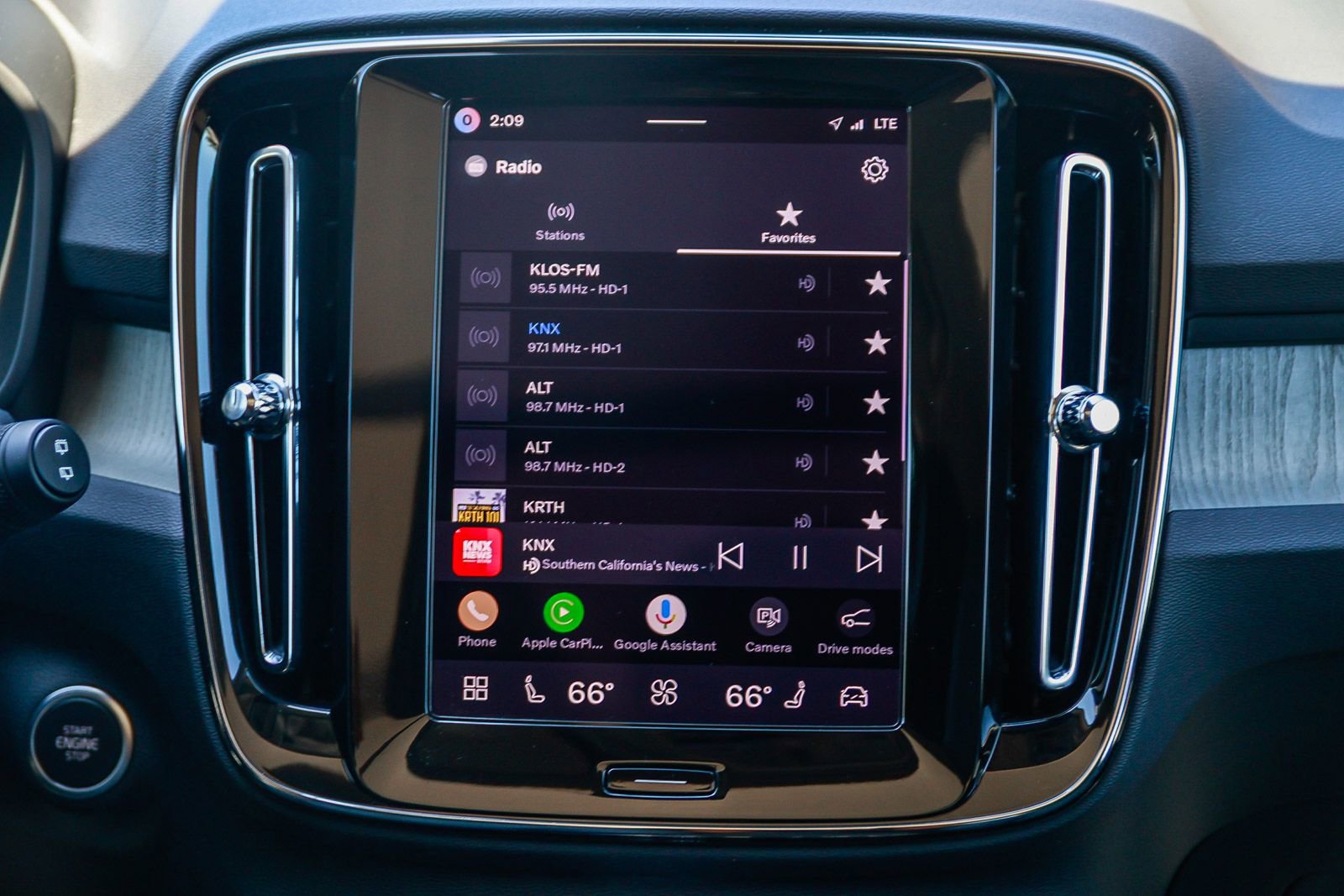 Used 2026 Volvo XC40 B5 Ultra image 15