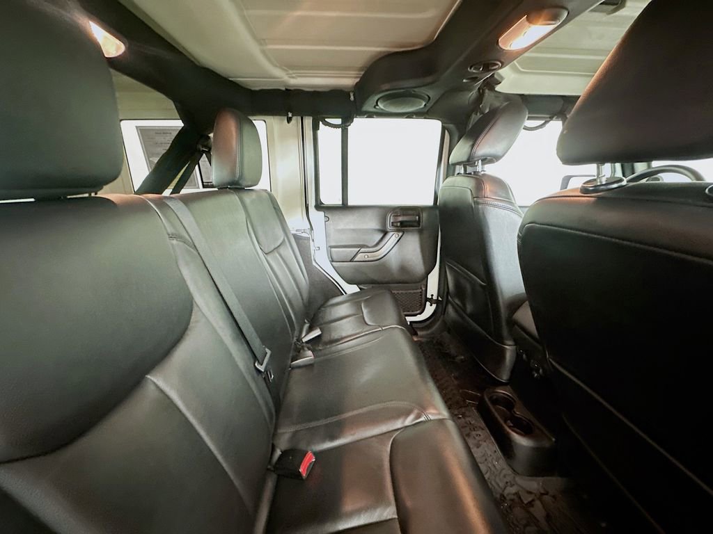 Used 2013 Jeep Wrangler Unlimited Sahara image 26