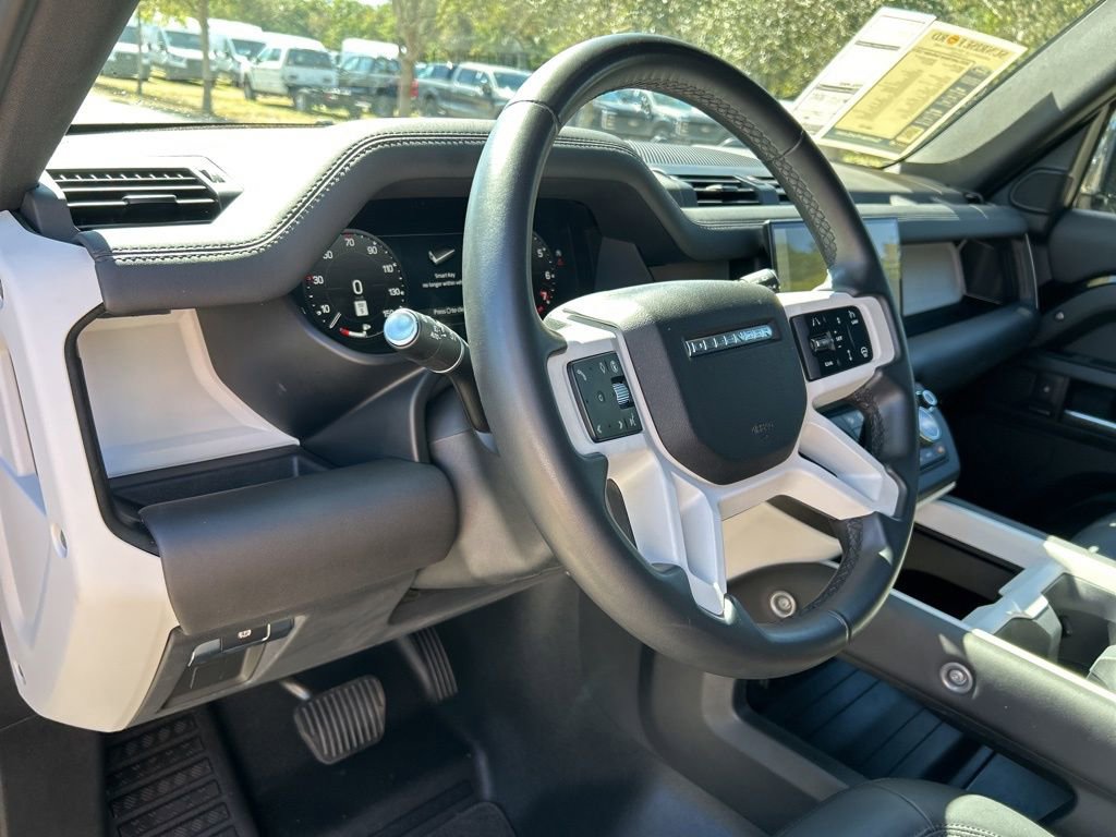 Used 2025 Land Rover Defender 110 S image 22