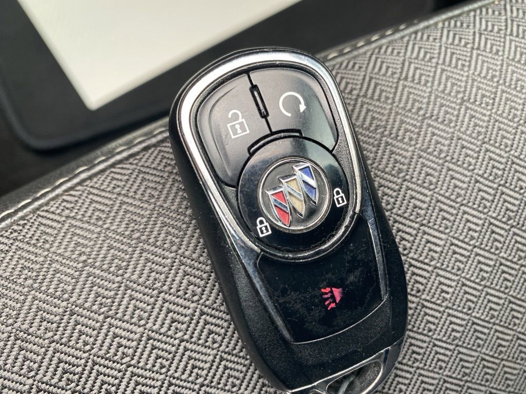 Used 2020 Buick Encore GX Select image 28