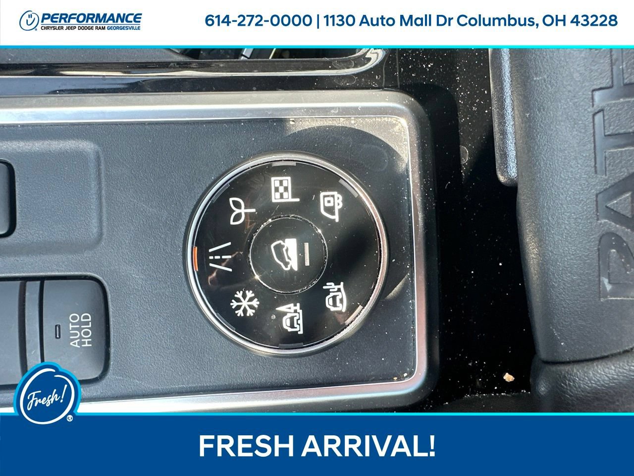 Used 2023 Nissan Pathfinder SV AWD/4WD image 23