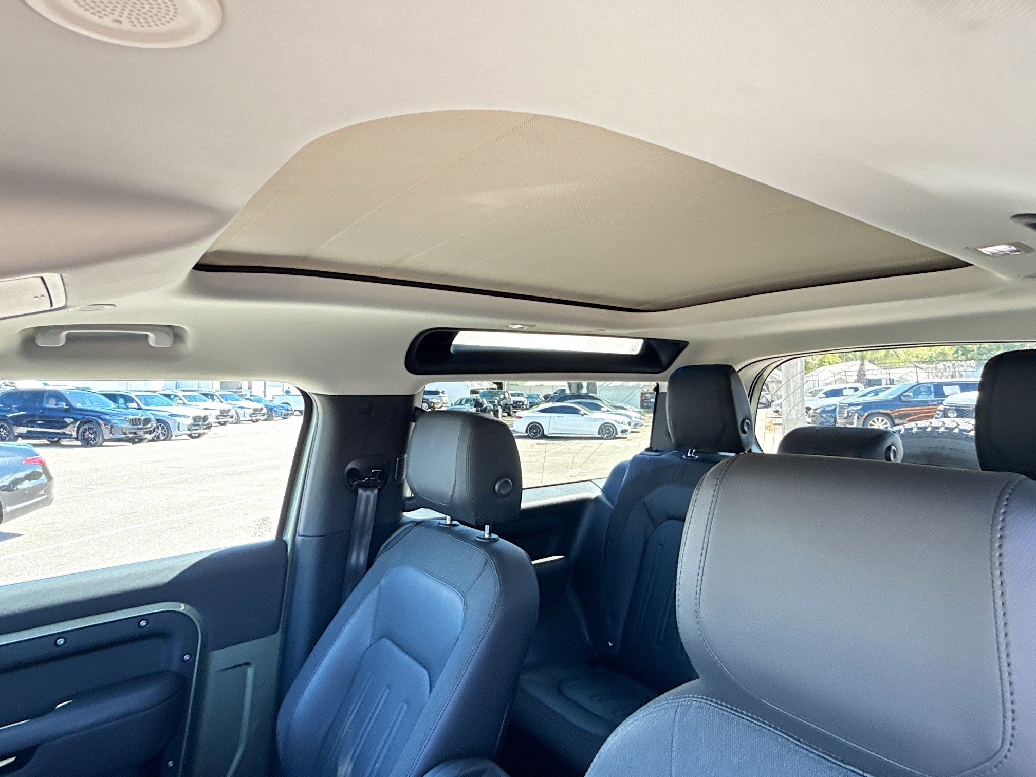 Used 2021 Land Rover Defender 90 First Edition image 27