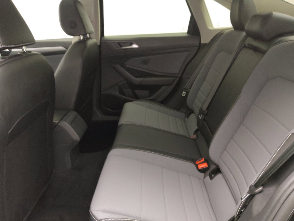 Used 2025 Volkswagen Jetta SE image 18