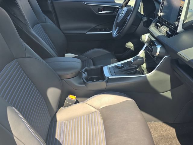 Used 2022 Toyota RAV4 XSE AWD/4WD image 15