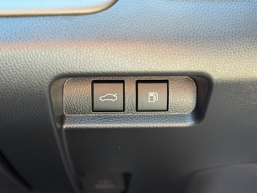 Used 2025 Toyota Crown Nightshade AWD/4WD image 24