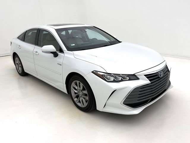 Used 2021 Toyota Avalon XLE w/ Moonroof Package image 2